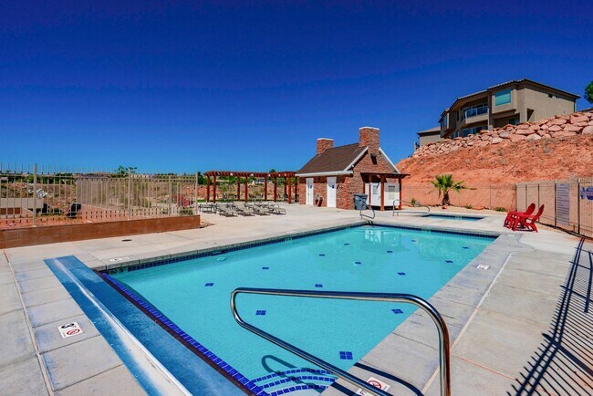 Building Photo - Charming 3 bedroom Townhome. 2 Community Pools!