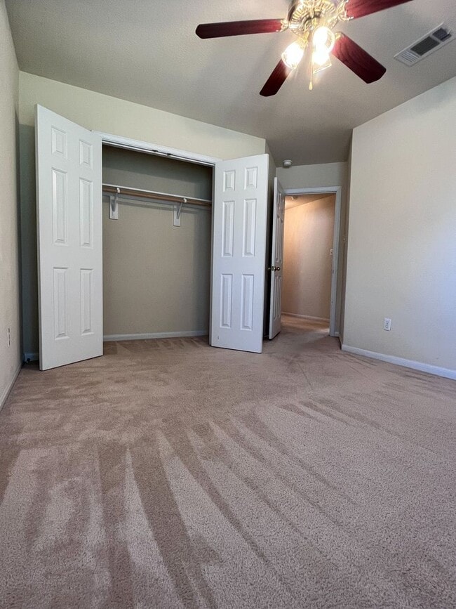 Building Photo - Available NOW!!!! Beautiful 1 story, 4 bedroom, 2 bath, 2 car garage home with a privacy fenced y...