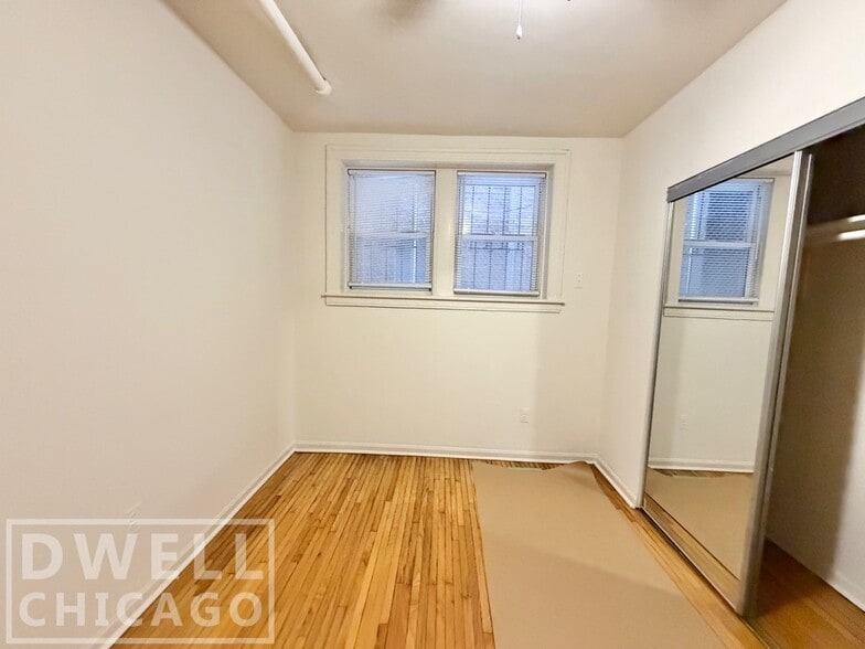 Building Photo - 1326 W Estes Ave