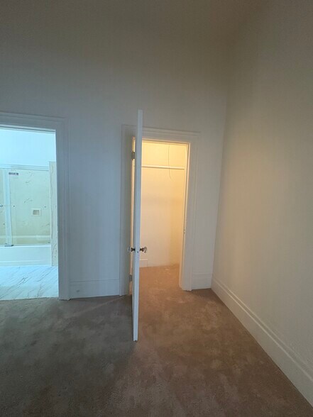 Building Photo - 2433 Buena Vista Ave