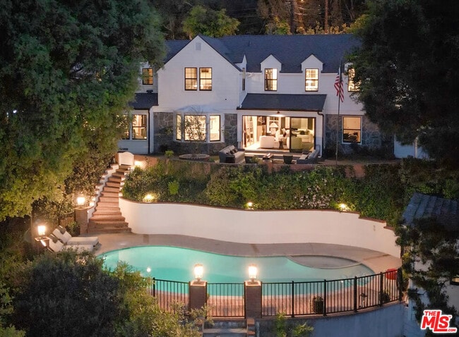 Building Photo - 3100 Coldwater Canyon Ave