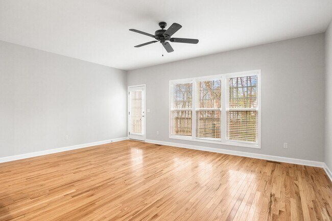 Building Photo - Spacious Home near Downtown Apex!