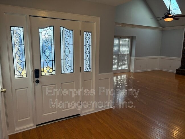 Building Photo - 535 Fox Run Ln