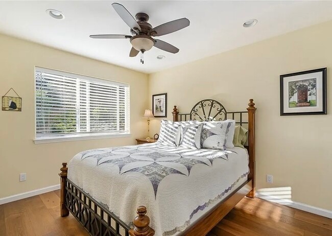 Building Photo - 1615 Costa del Sol