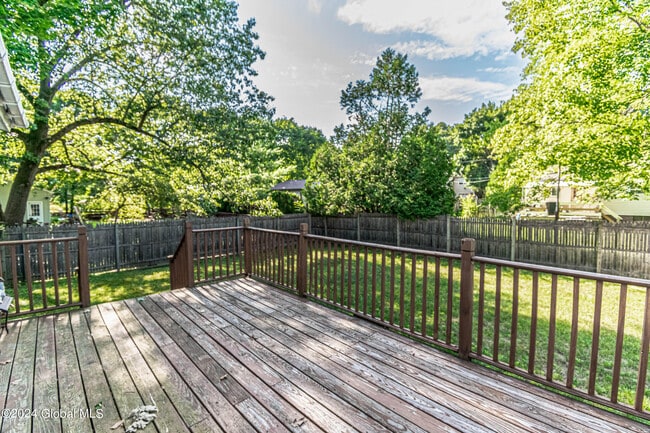 Building Photo - 297 W Circular St