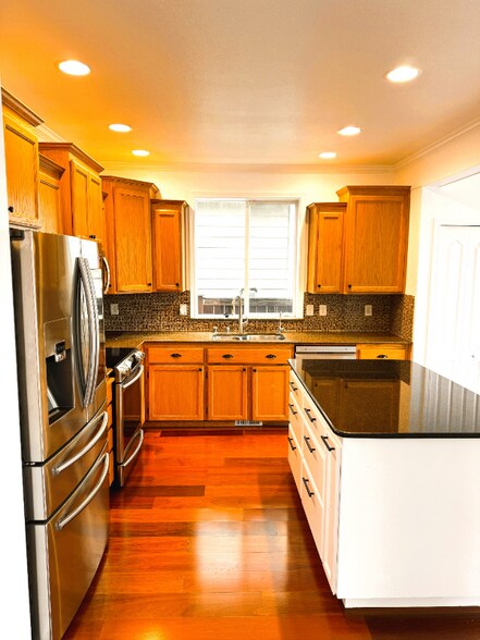 Building Photo - 18314 115th Ave E