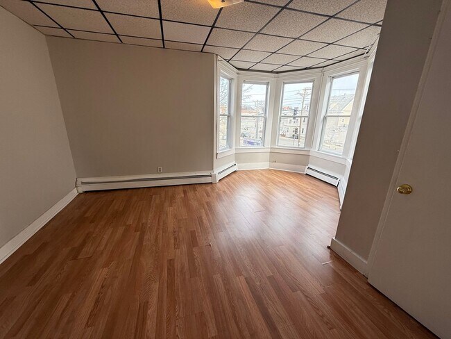 Building Photo - 72 Broadway