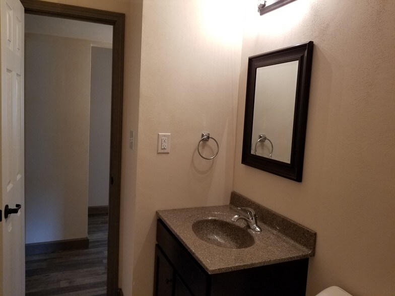 Building Photo - 434 Eagles Way