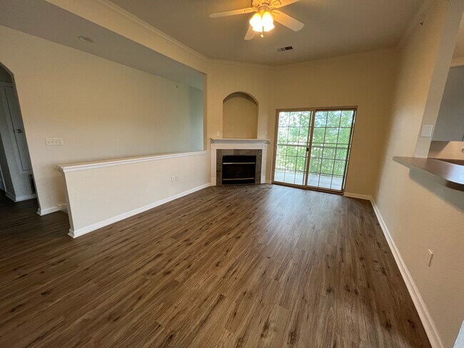 Primary Photo - 5620 Fossil Creek Pky