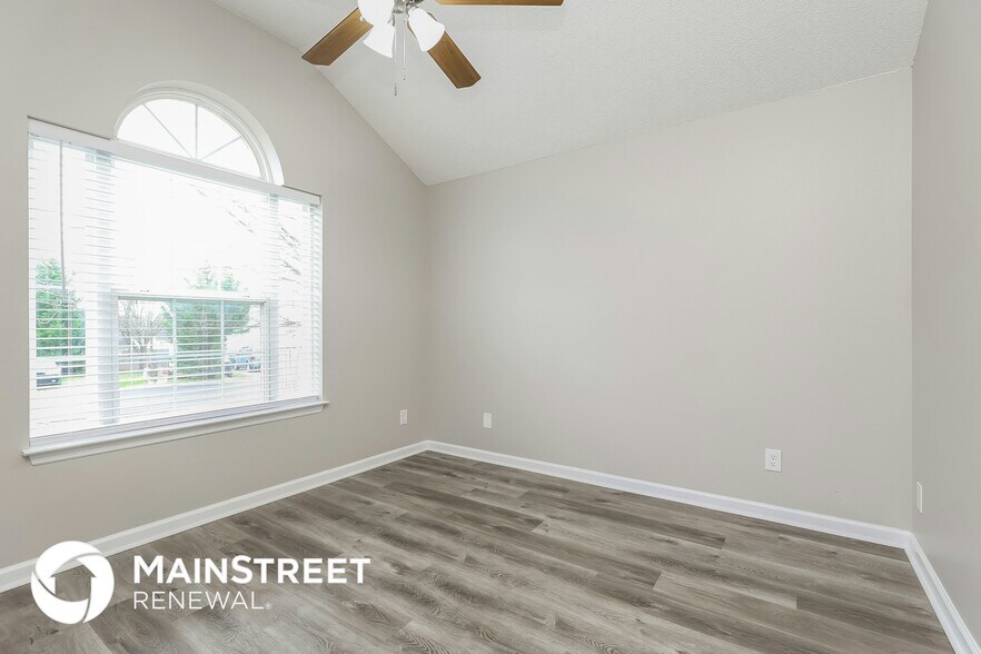 Building Photo - 703 Lou Gehrig Cir