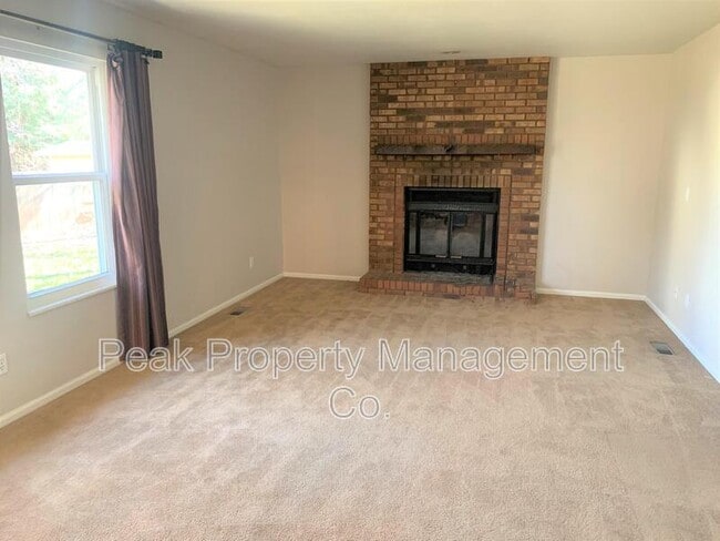 Building Photo - 3201 Wedgewood Ct