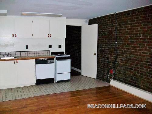 Building Photo - 72 Revere St