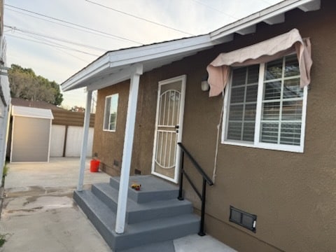 Building Photo - 454 E 63rd St