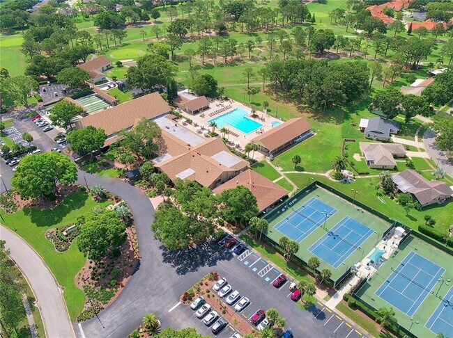 Building Photo - 3462 MacLaren Dr