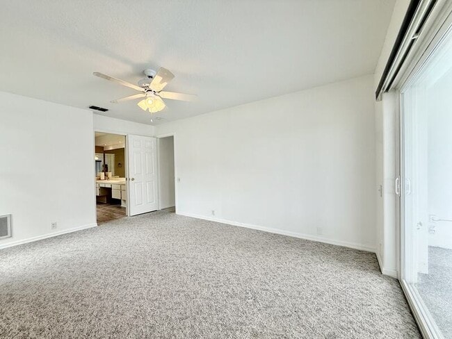 Building Photo - 13642 Dunwoody Ct