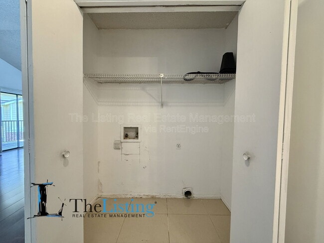 Building Photo - 8724 Mallard Reserve Dr