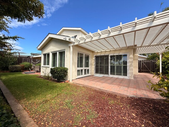 Building Photo - Fully Furnished 4-Bedroom Home in Bay Park...