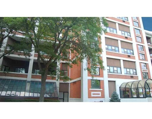 Building Photo - 151 Hallet St