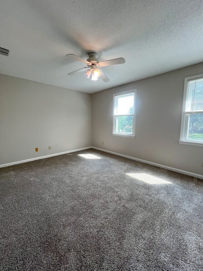 Building Photo - Gorgeous Single-Family Home! Large Deck, B...