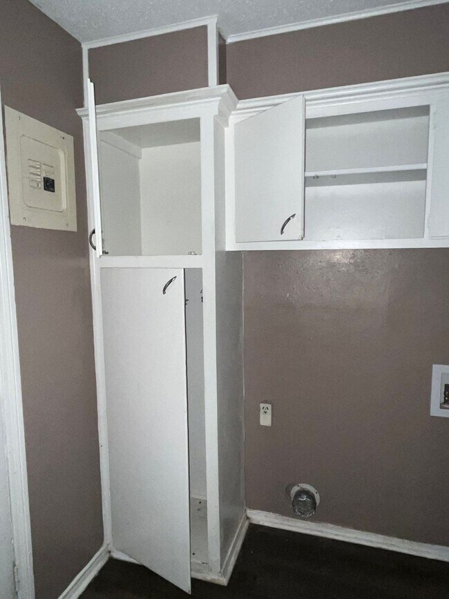 Building Photo - 1614 58th St