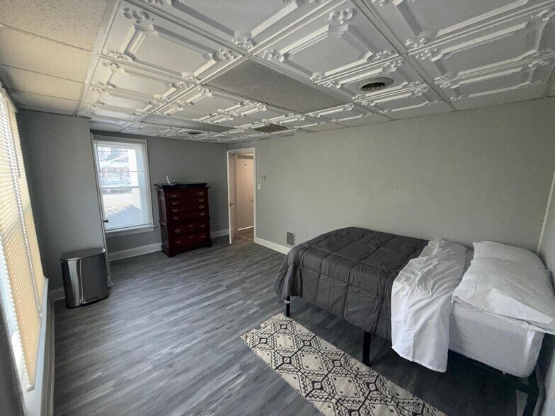 Building Photo - 17604 Virginia Ave