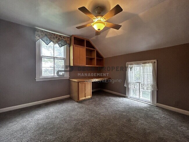 Building Photo - 9901 Arthur Ln