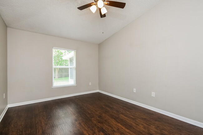 Building Photo - 4102 Iveyglen Ave