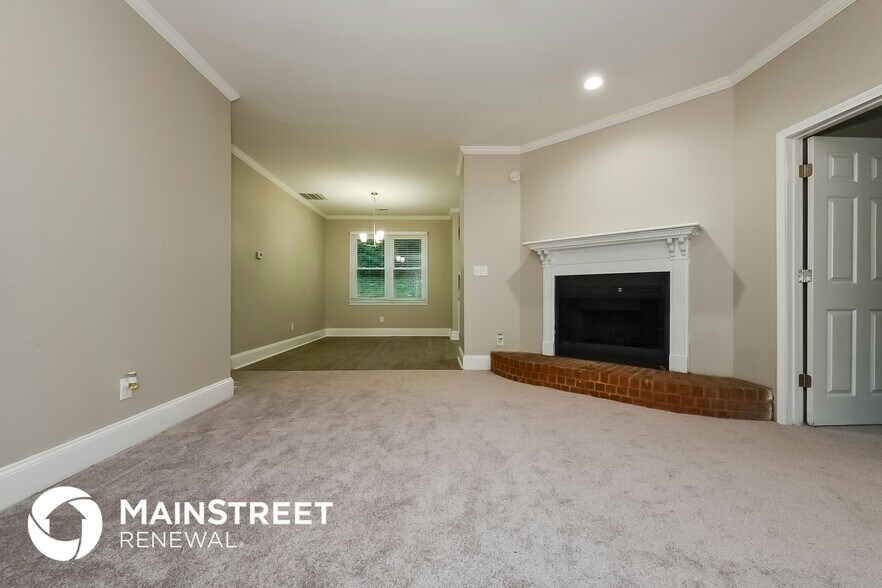 Building Photo - 11050 Shannon Cir