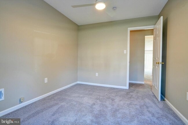 Building Photo - 325 Westridge Cir