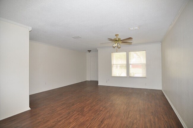 Building Photo - Spacious 3-2-2 in Grand Prairie, Mansfield...