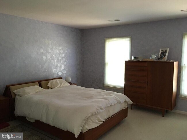 Building Photo - 8530 Oak Chase Cir