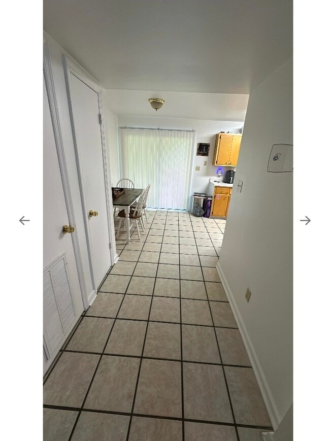 Building Photo - 2555 Chateau Ln