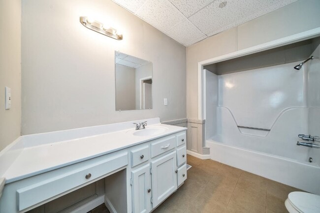 Building Photo - Affordable Comfort in Tuscaloosa – 2BR/1BA...