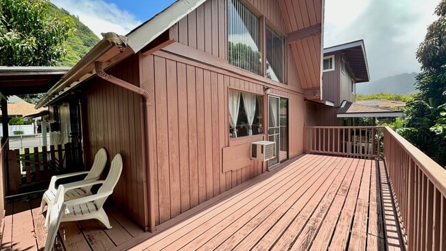 Building Photo - Available Now - Highly Desired 2 Bedroom, ...