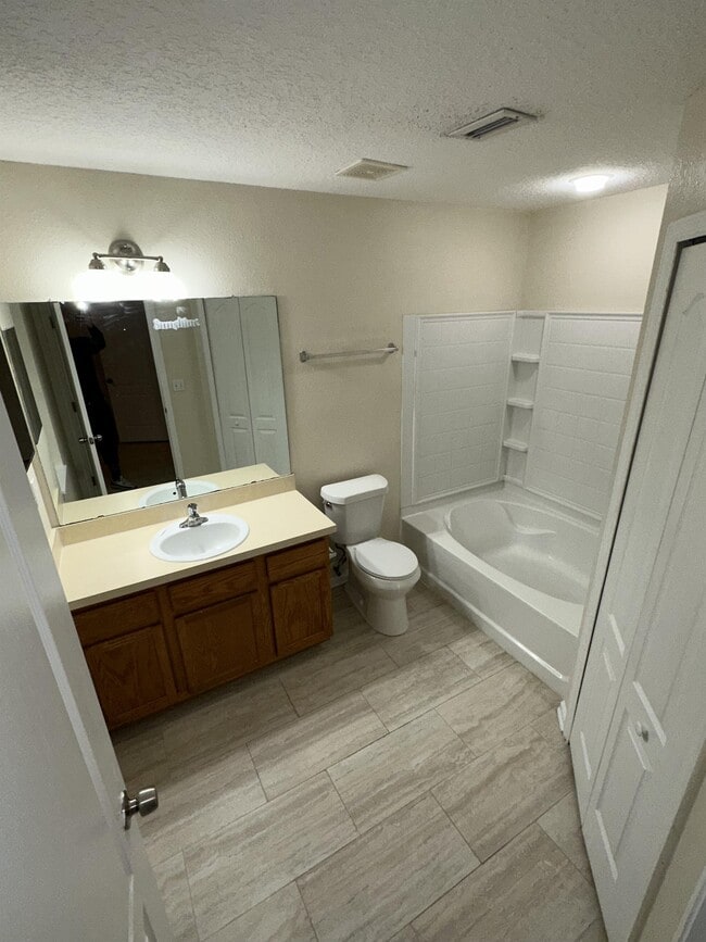 Building Photo - 1707 Biscayne Bay Cir