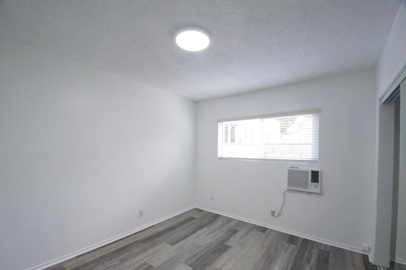 Building Photo - 10847 Kling St