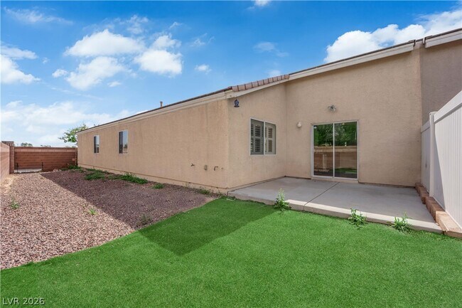 Building Photo - 8516 Little Fox St