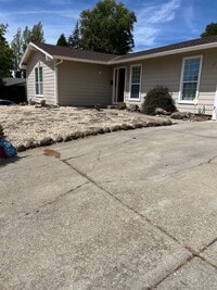 Building Photo - 2592 Santa Barbara Dr