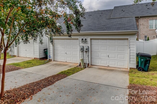 Building Photo - 11177 Cedar Walk Lane