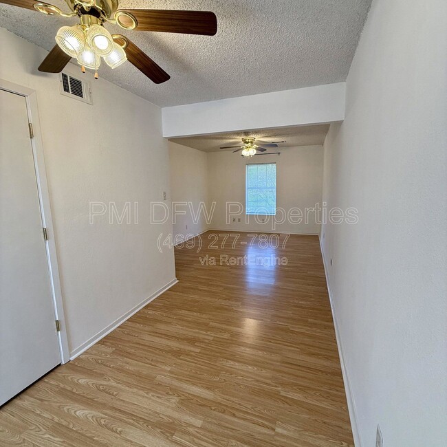 Building Photo - 1001 Weiss Ave