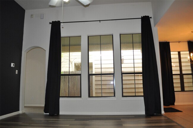 Building Photo - 3607 Cedar Flats Ln