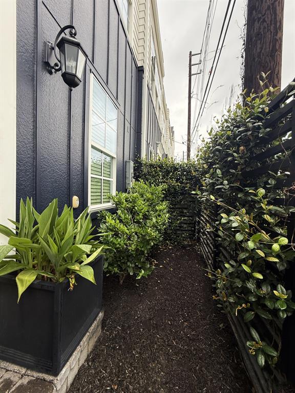Building Photo - 809 Bringhurst St