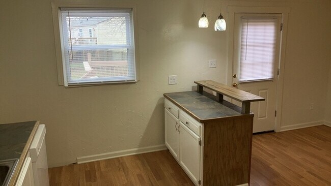 Building Photo - 105 Woodard Dr