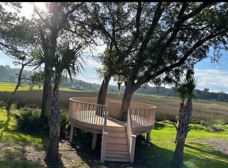 Building Photo - 1142 Victoria Rd