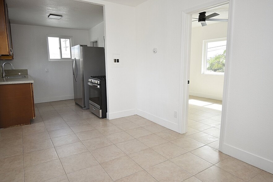 Building Photo - 2096 Franklin Ave