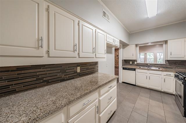 Building Photo - 10618 Ravenscroft Dr