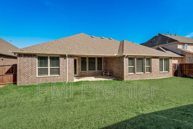 Building Photo - 2818 Balmoral Dr