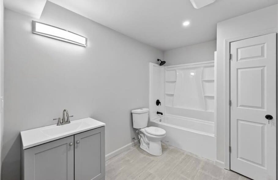 Building Photo - 165 Rounds Ave