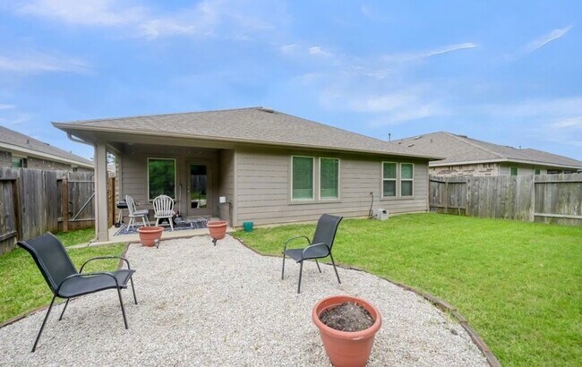 Building Photo - 2290 Strong Horse Dr