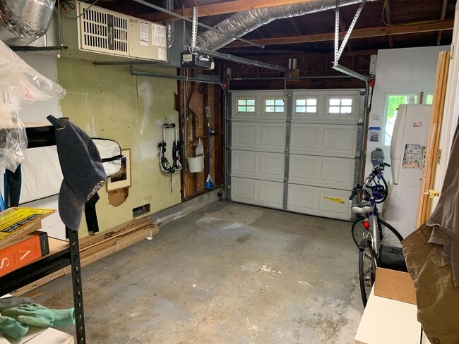 Building Photo - Adorable Remodeled 3 Bedroom home in Point...